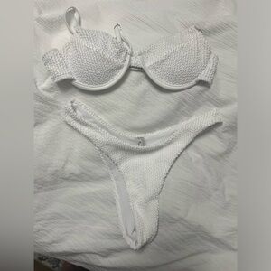 White zigzag textured bikini